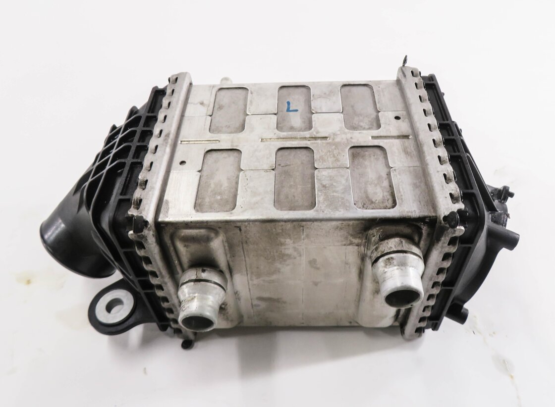 Thumbnail 2: 2012-2019 BMW M5 M6 ///M (F06 F12 F13) 4.4L S63 V8 ENGINE - LEFT INTERCOOLER