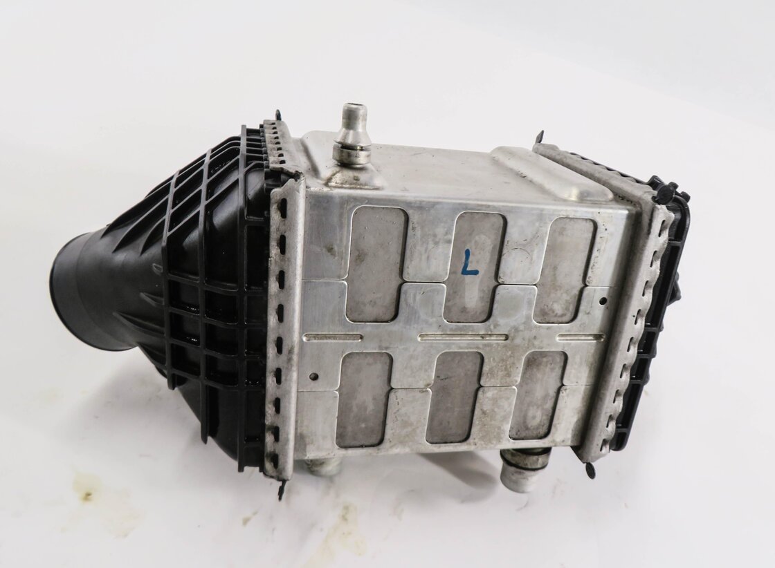 Thumbnail 4: 2012-2019 BMW M5 M6 ///M (F06 F12 F13) 4.4L S63 V8 ENGINE - LEFT INTERCOOLER