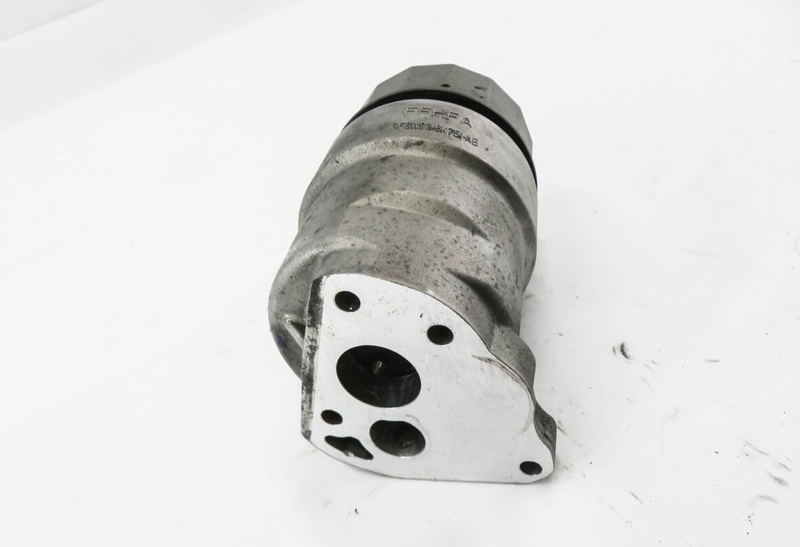 Thumbnail 3: 2011 RANGE ROVER SPORT (L320) 5.0L ENGINE MOTOR OIL FLUID FILTER HOUSING w/ CAP