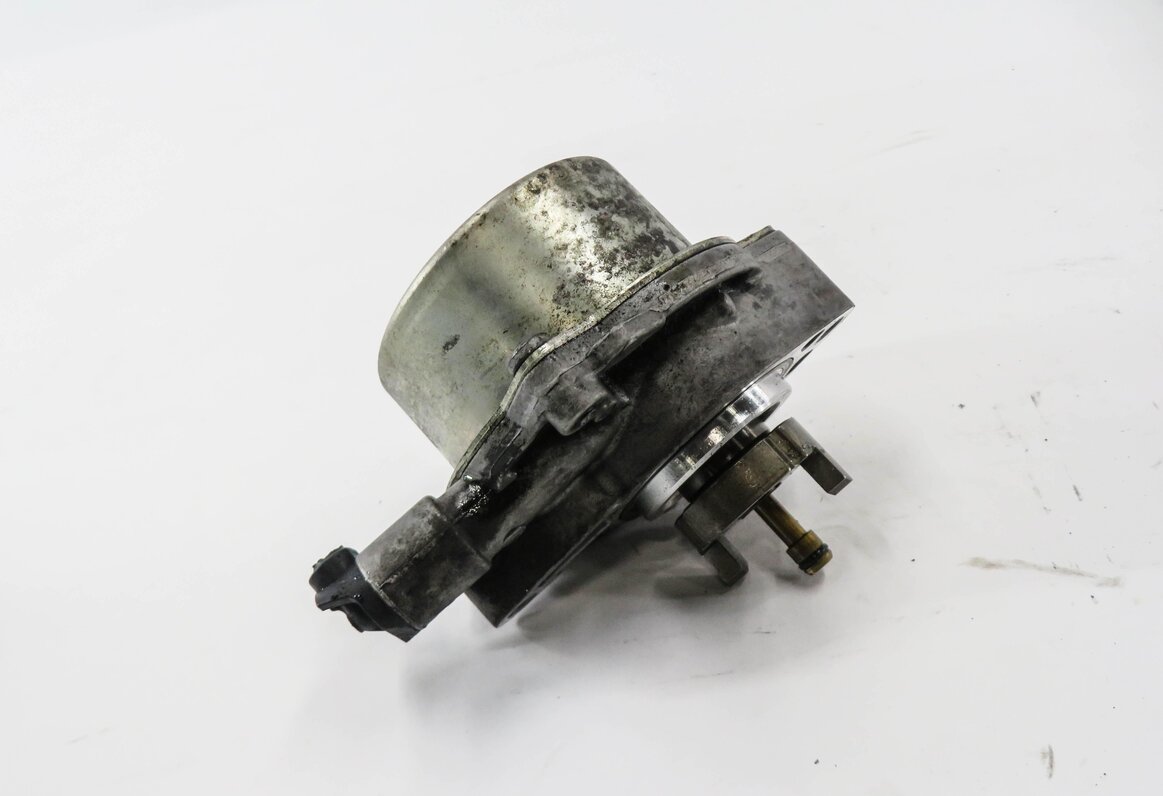 2010-2019 RANGE ROVER SPORT LR4 JAGUAR XE XF XK - 3.0L / 5.0L BRAKE VACUUM PUMP