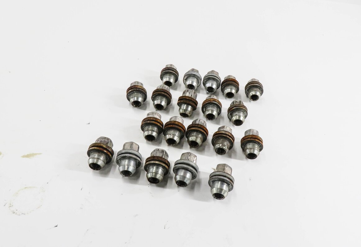 2005-2018 RANGE ROVER / SPORT LR3 LR4 DISCOVERY WHEEL TIRE RIM LUG NUT SET (20)