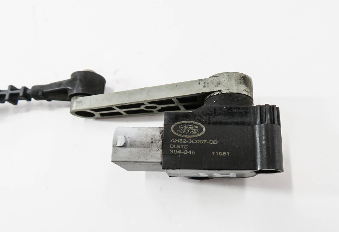 Thumbnail 4: 2011 RANGE ROVER SPORT (L320) RIGHT FRONT SUSPENSION HEIGHT LEVEL SENSOR