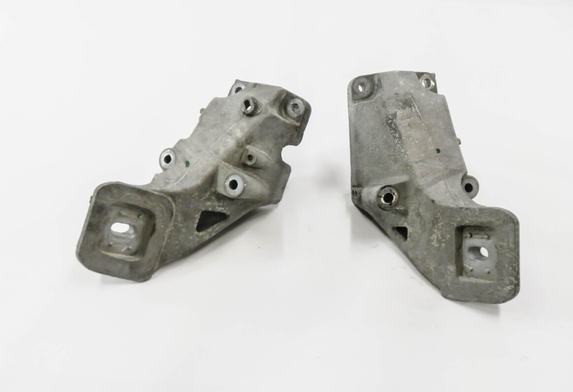 Thumbnail 2: 2011 RANGE ROVER SPORT (L320) 5.0L SUPERCHARGED ENGINE MOTOR MOUNT BRACKET SET