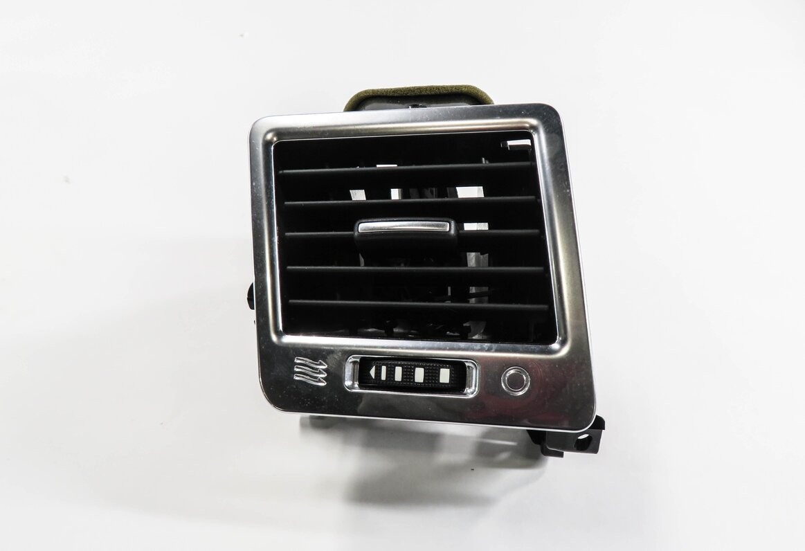 Thumbnail 2: 2011 RANGE ROVER SPORT (L320) LEFT FRONT (OUTER DASH) HEATER A/C AIR VENT