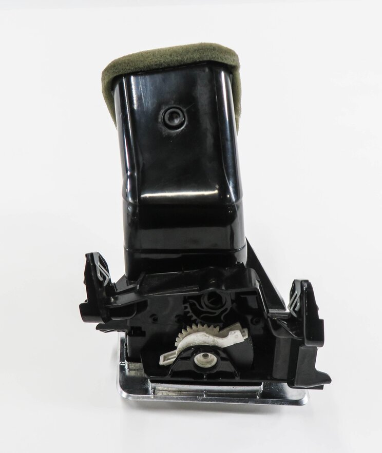Thumbnail 4: 2011 RANGE ROVER SPORT (L320) RIGHT FRONT (OUTER DASH) HEATER A/C AIR VENT