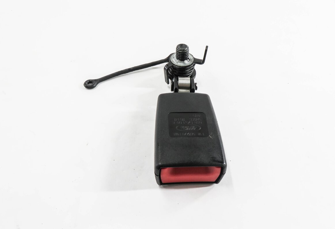 Thumbnail 3: 2011 RANGE ROVER SPORT (L320) REAR 2nd ROW SEAT CENTER SEATBELT BUCKLE RECEIVER