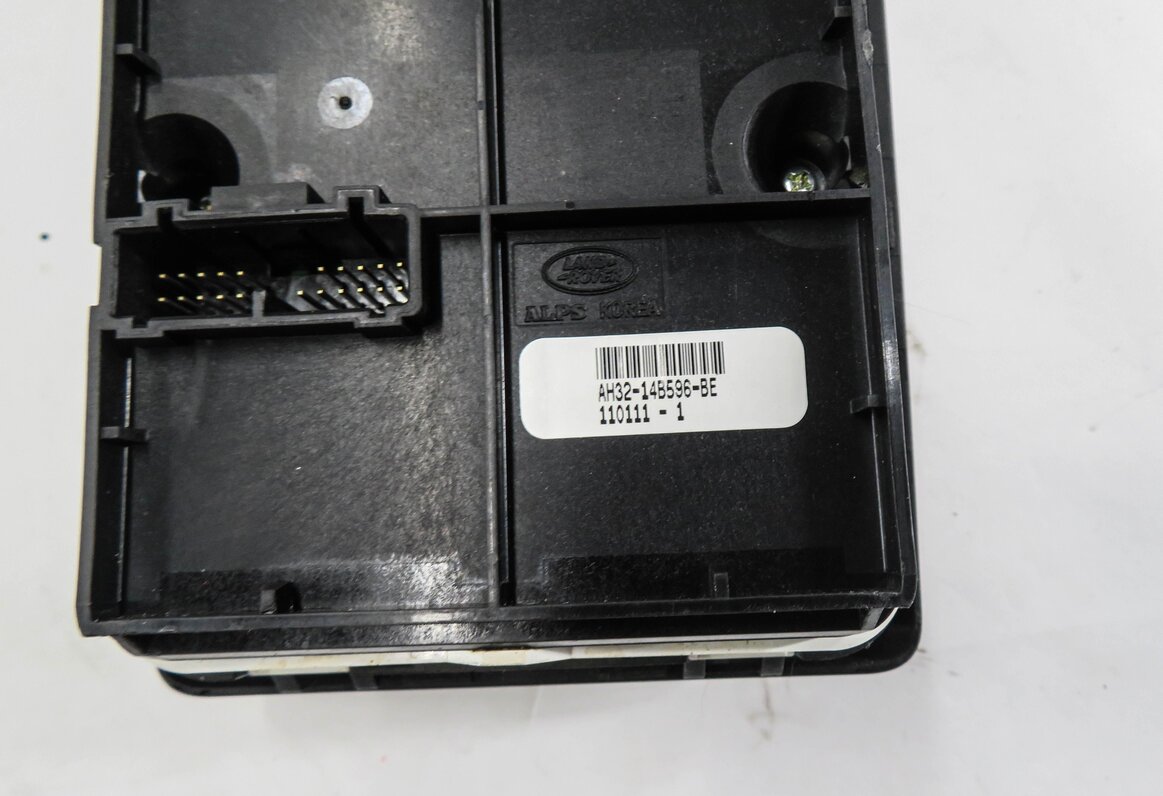 Thumbnail 5: 2011 RANGE ROVER SPORT (L320) TRANSMISSION GEAR SHIFTER TRIM w/ TERRAIN CONTROL