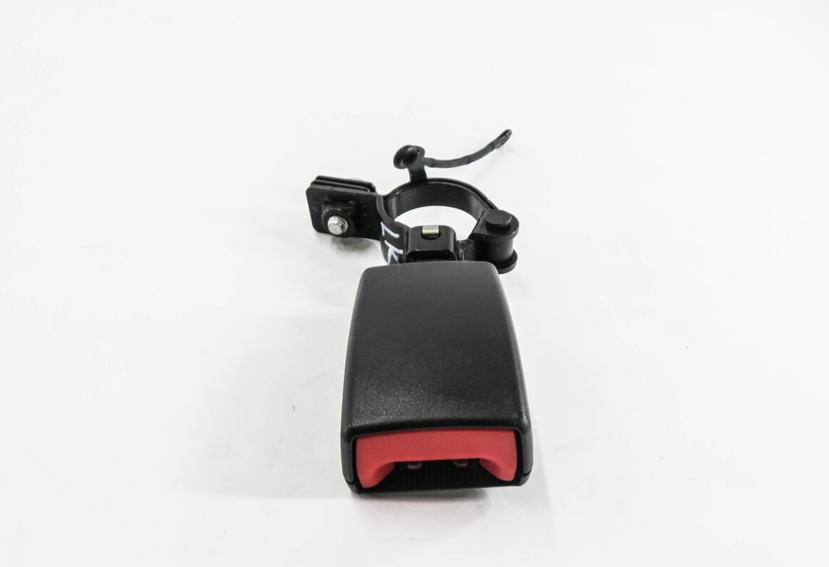 Thumbnail 2: 2011 RANGE ROVER SPORT (L320) LEFT REAR 2nd SECOND ROW SEATBELT BUCKLE RECEIVER