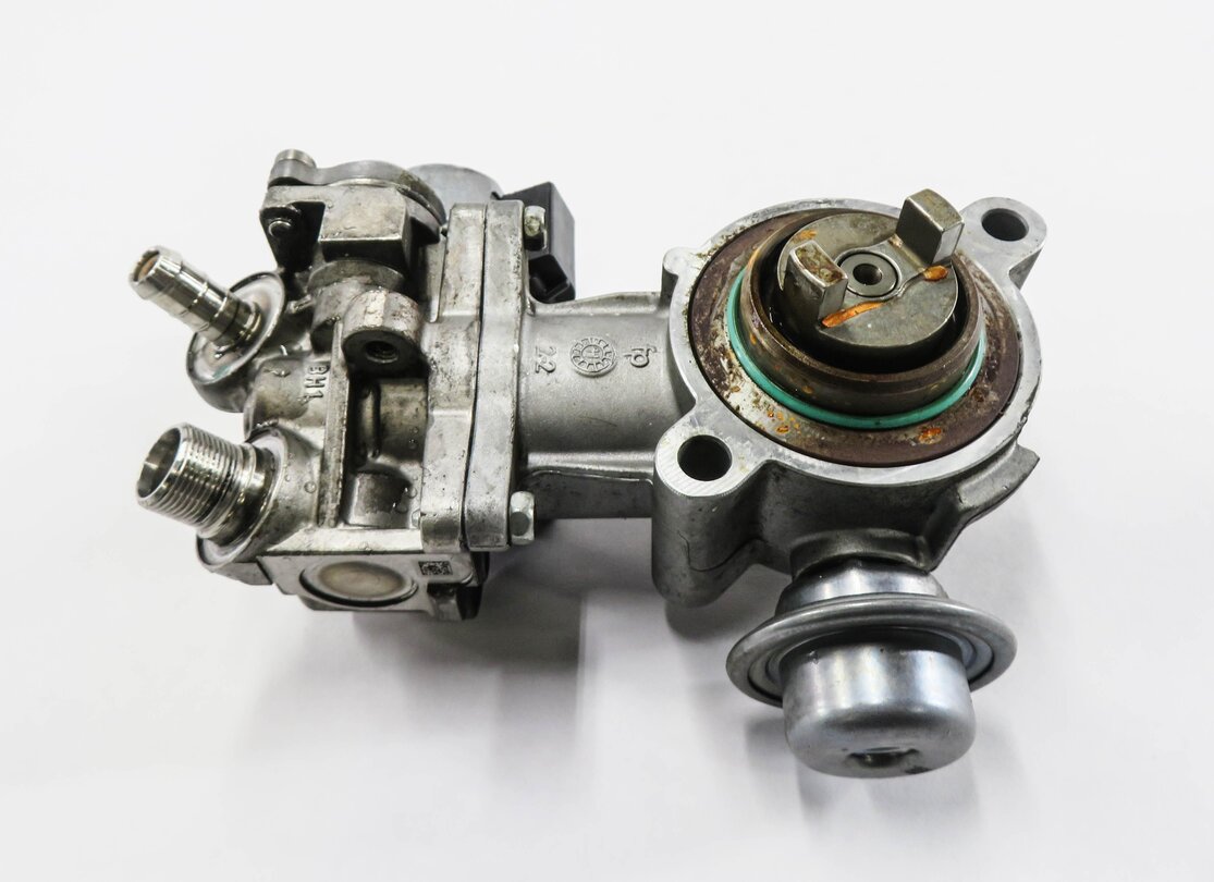 Thumbnail 2: 12-15 MERCEDES BENZ C250 SLK250 (W204 R172) 1.8L TURBO M172 MECHANICAL FUEL PUMP