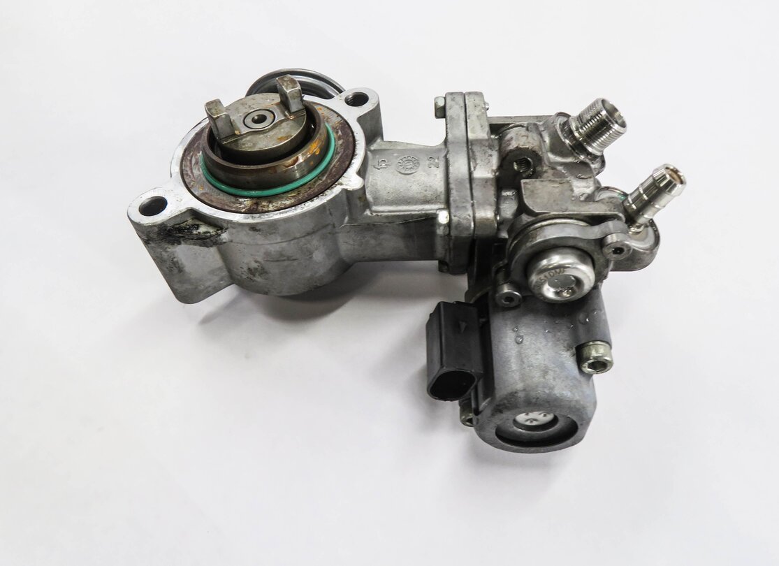 Thumbnail 3: 12-15 MERCEDES BENZ C250 SLK250 (W204 R172) 1.8L TURBO M172 MECHANICAL FUEL PUMP