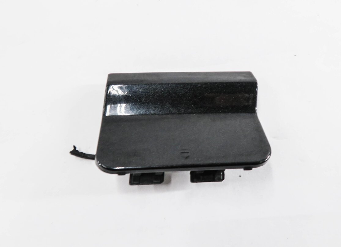2012 MERCEDES C250 (W204) REAR BUMPER TOW HOOK COVER TRIM CAP (BLACK 183U)