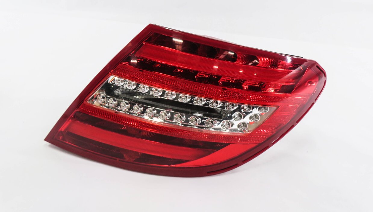 Thumbnail 4: 12-15 MERCEDES BENZ C250 C300 C350 (W204) RIGHT PASSENGER TAILLIGHT BRAKE LIGHT