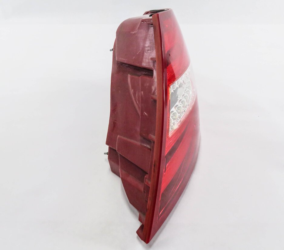 Thumbnail 5: 12-15 MERCEDES BENZ C250 C300 C350 (W204) RIGHT PASSENGER TAILLIGHT BRAKE LIGHT