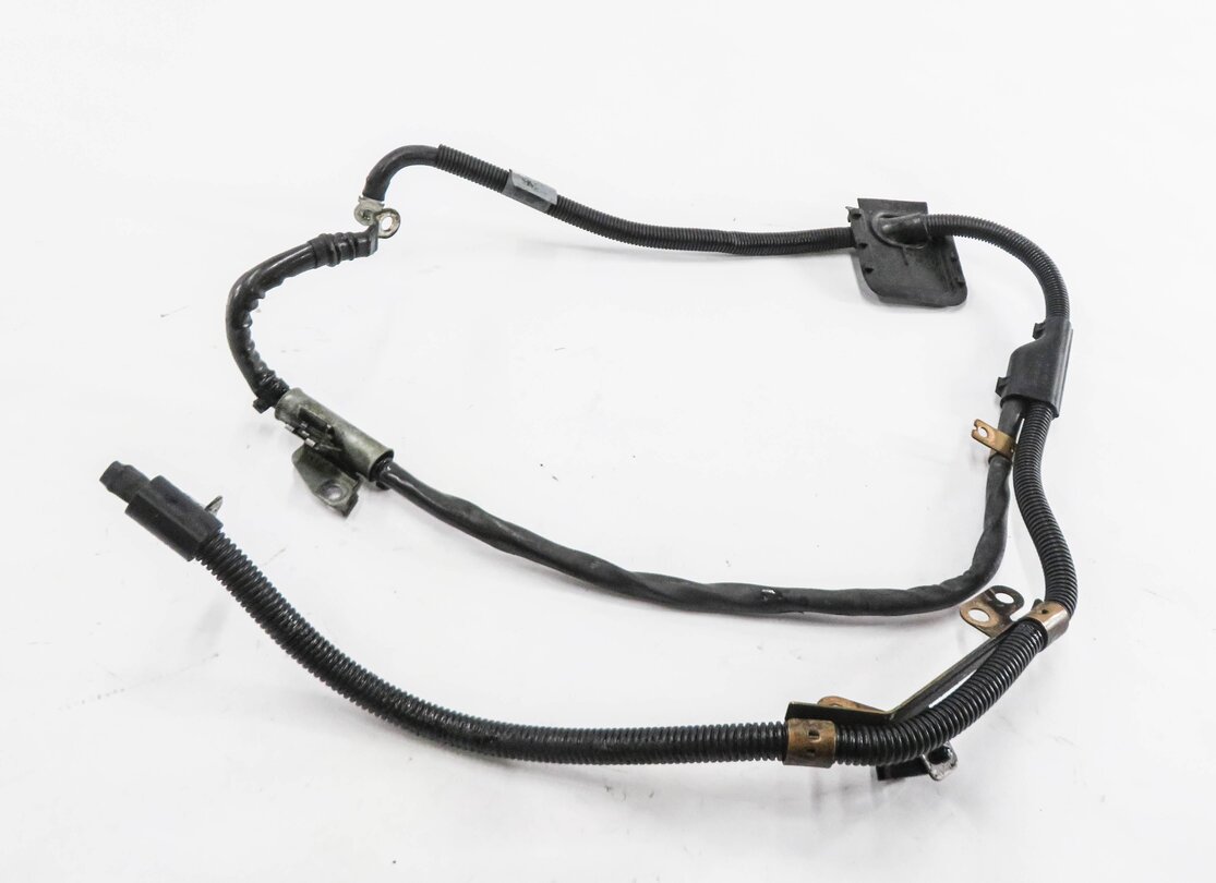Thumbnail 4: 2012 MERCEDES C250 (W204) POSITIVE BATTERY CABLE