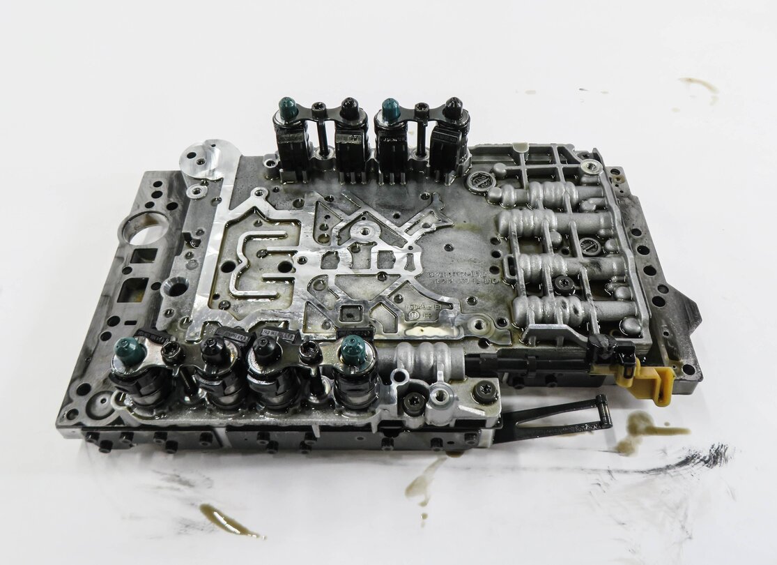 Thumbnail 2: 12-15 MERCEDES C250 SLK250 (W204 R172) 1.8L TURBO 722.9 TRANSMISSION VALVE BODY