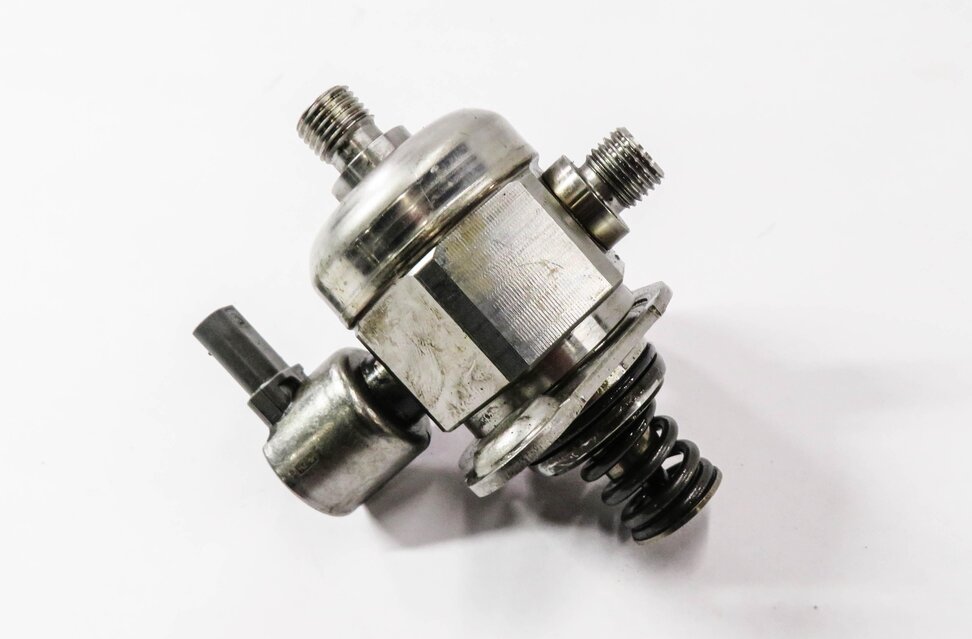 Thumbnail 4: 2015-2020 BMW M2 M3 M4 ///M (F80 F82 F87) 3.0L S55 - HIGH PRESSURE FUEL PUMP