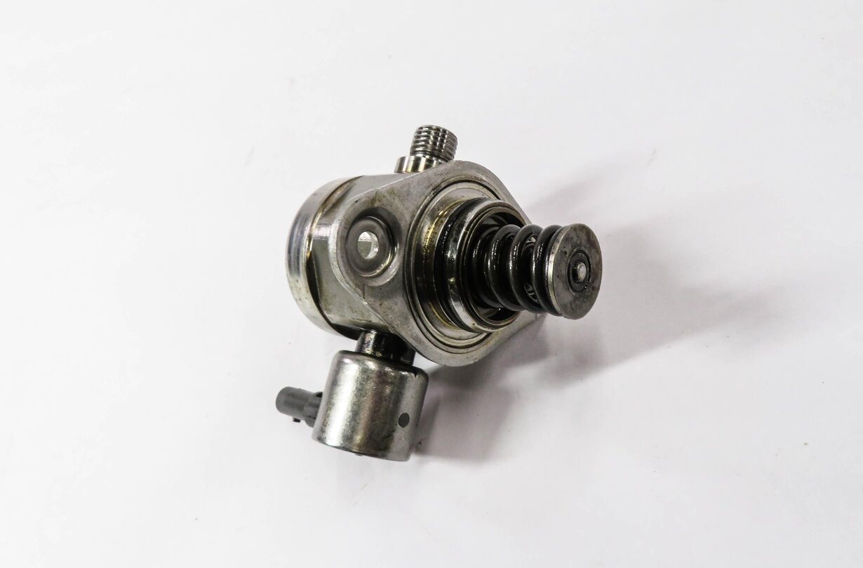 Thumbnail 5: 2015-2020 BMW M2 M3 M4 ///M (F80 F82 F87) 3.0L S55 - HIGH PRESSURE FUEL PUMP