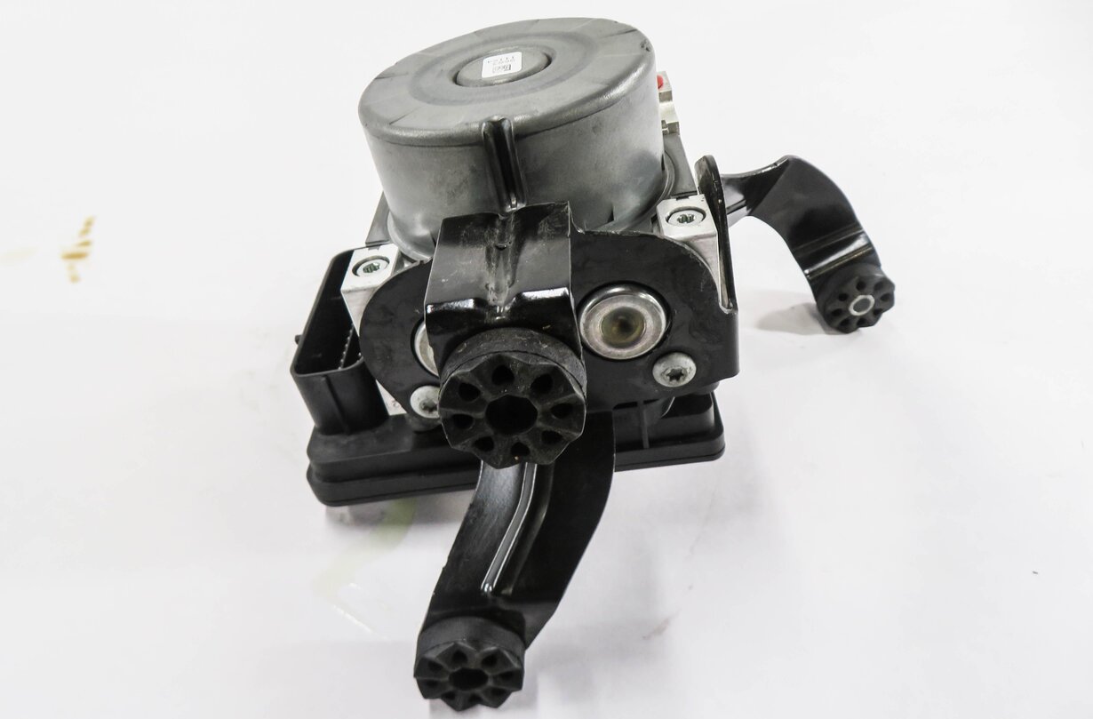 Thumbnail 8: 2015-2018 BMW M2 M3 M4 ///M (F82 F87 F80) ABS ANTI LOCK BRAKE PUMP w/ MODULE