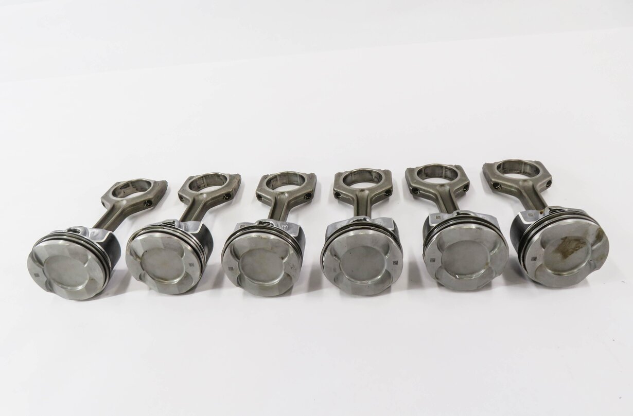 Thumbnail 3: 2015-2020 BMW M2 M3 M4 ////M (F80 F82 F87) 3.0L S55 TWIN TURBO ENGINE PISTON SET
