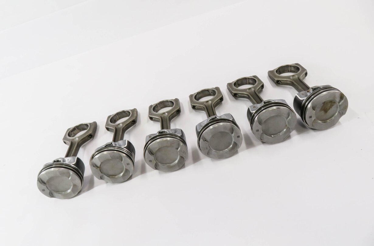 Thumbnail 4: 2015-2020 BMW M2 M3 M4 ////M (F80 F82 F87) 3.0L S55 TWIN TURBO ENGINE PISTON SET