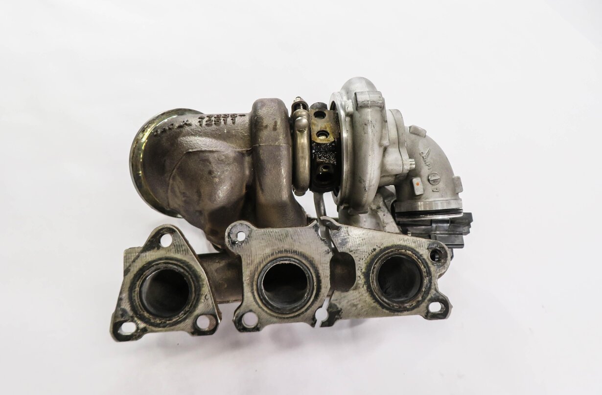 Thumbnail 5: 2015-2020 BMW M2 M3 M4 ///M (F80 F82 F87) 3.0L S55 ENGINE - REAR TURBOCHARGER