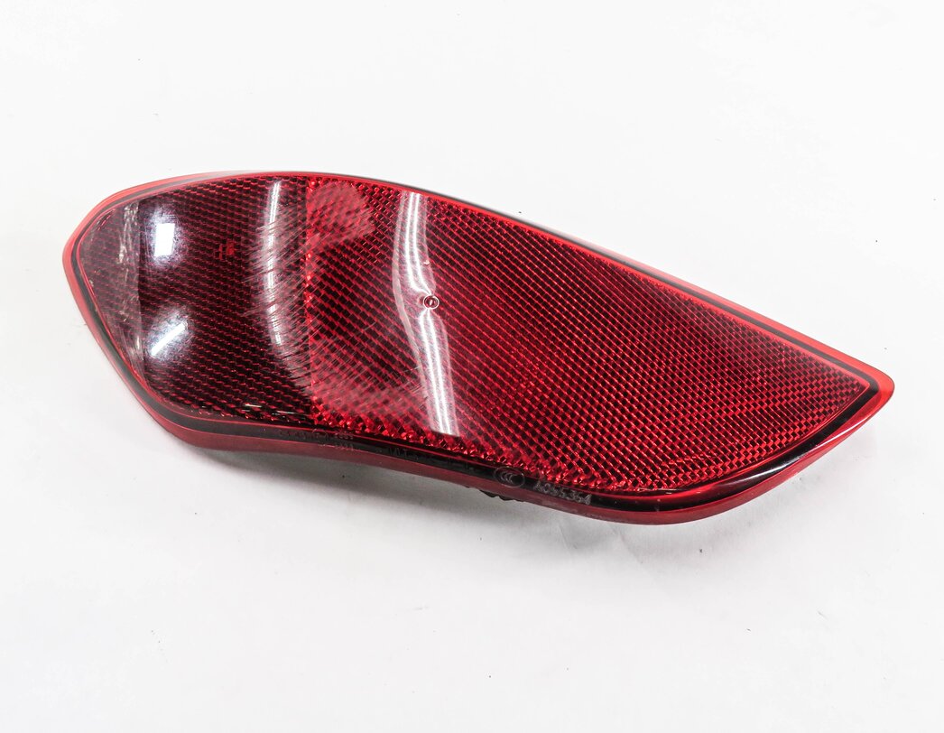 Thumbnail 1: 2014 PORSCHE CAYENNE (958) RIGHT PASSENGER REAR BUMPER REFLECTOR