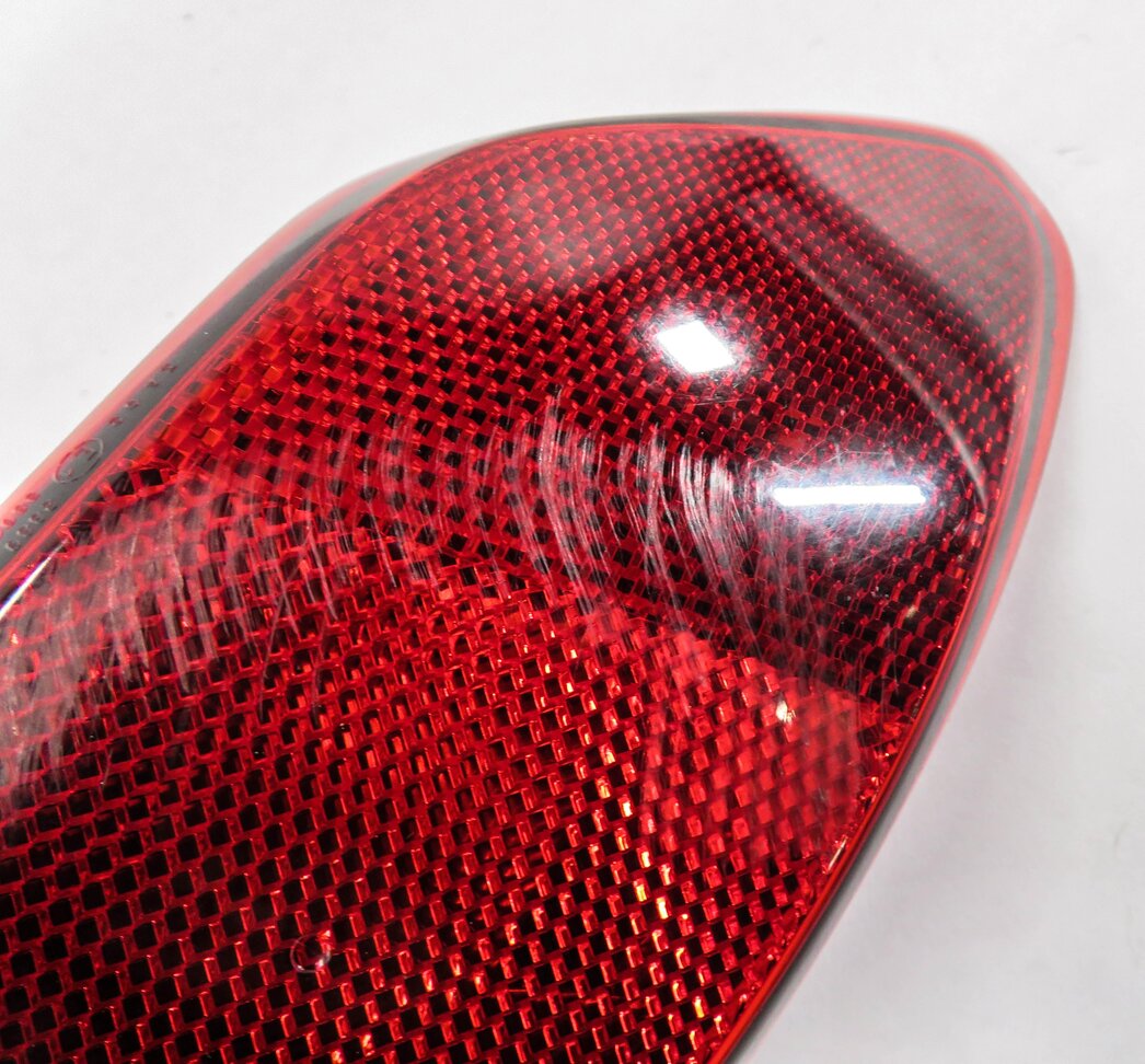 Thumbnail 5: 2014 PORSCHE CAYENNE (958) RIGHT PASSENGER REAR BUMPER REFLECTOR