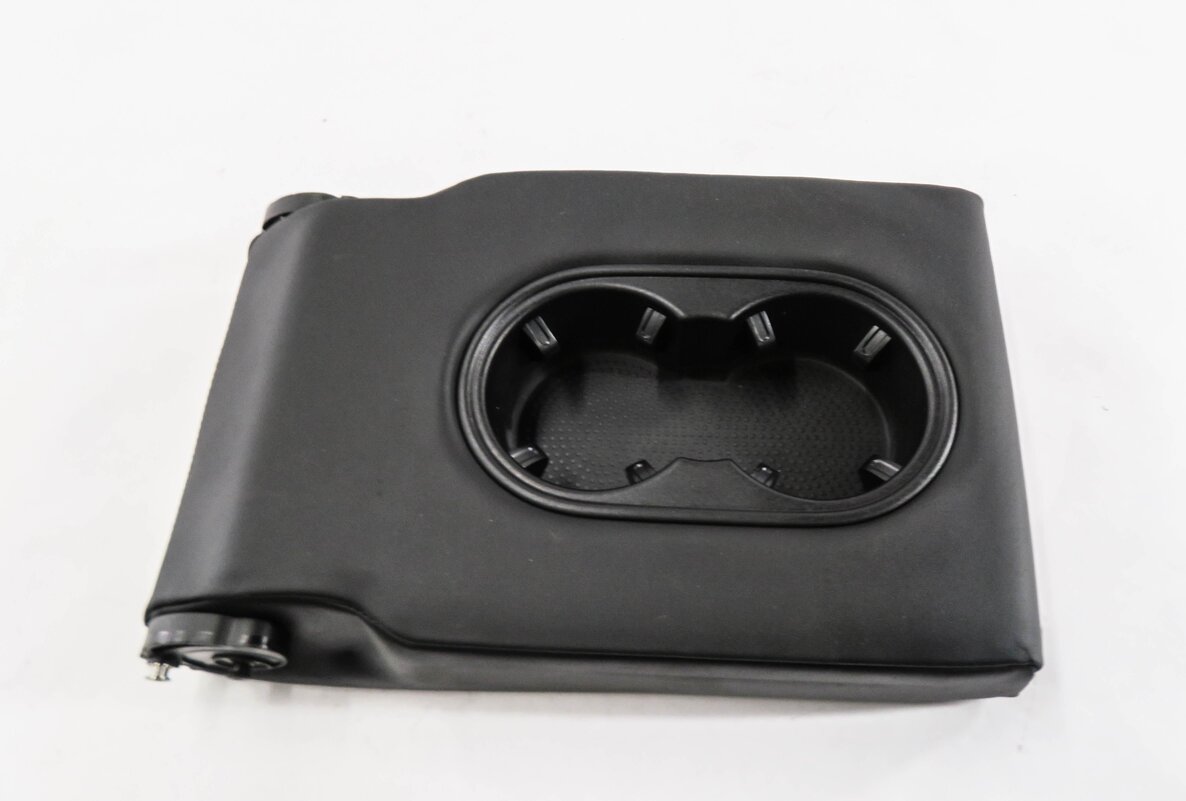 Thumbnail 11: 2014 PORSCHE CAYENNE (958) REAR SEAT CENTER ARMREST CUP HOLDER (BLACK LEATHER)