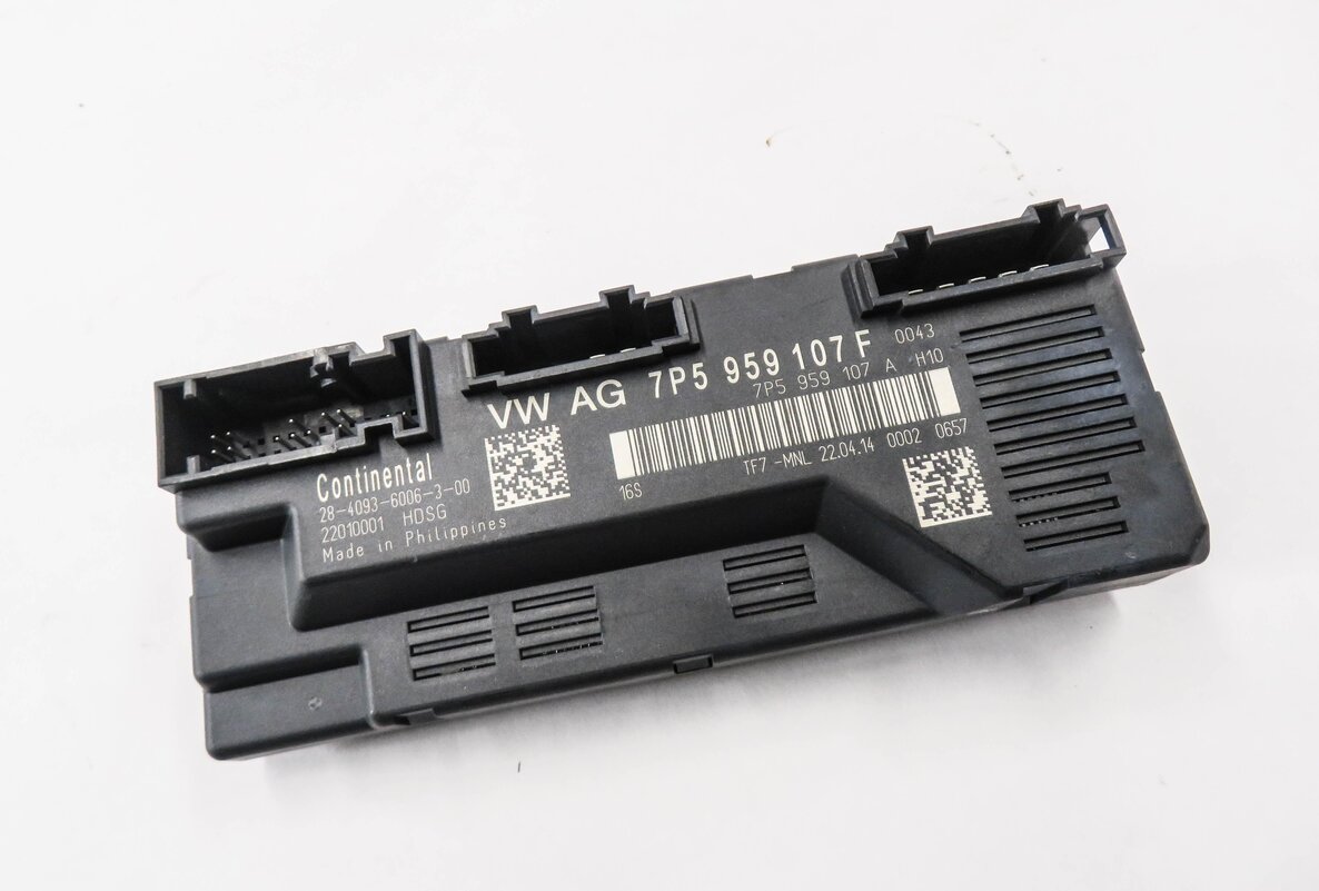 Thumbnail 1: 2014 PORSCHE CAYENNE (958) REAR TRUNK LIFT LIFTGATE CONTROL MODULE