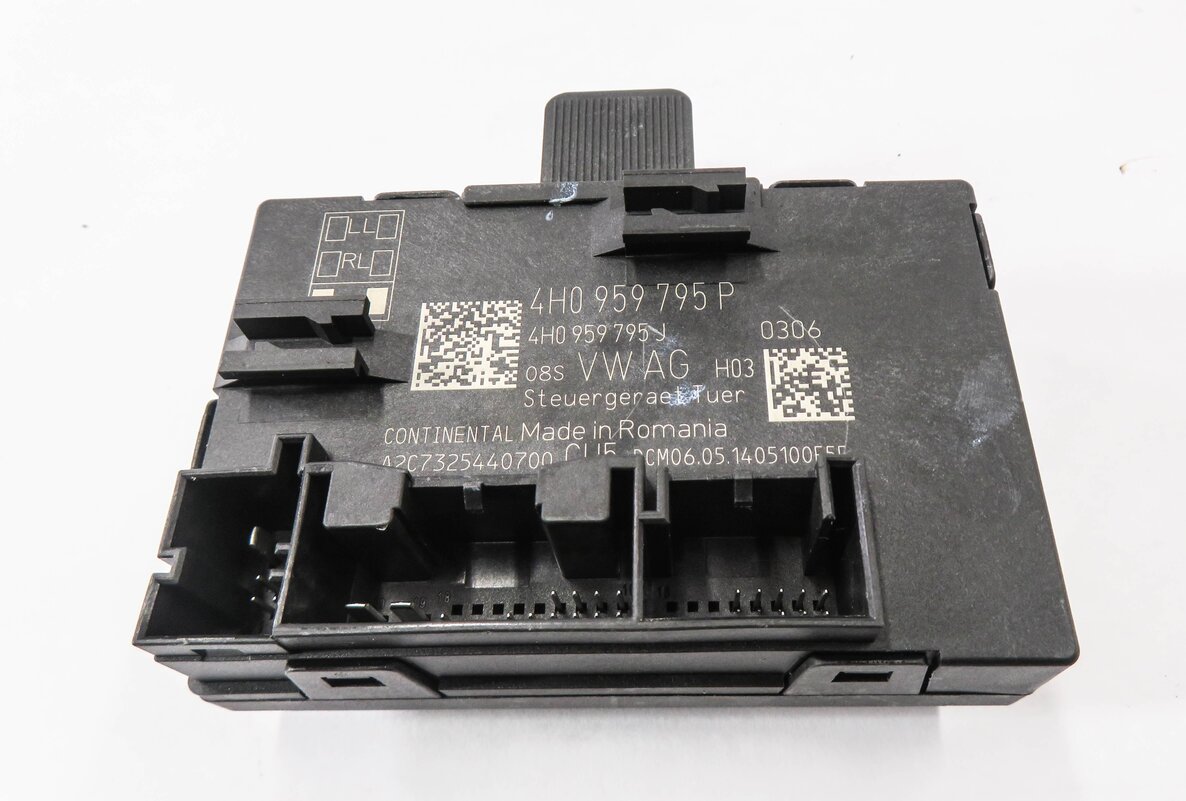 Thumbnail 2: 2014 PORSCHE CAYENNE (958) LEFT REAR DOOR CONTROL MODULE