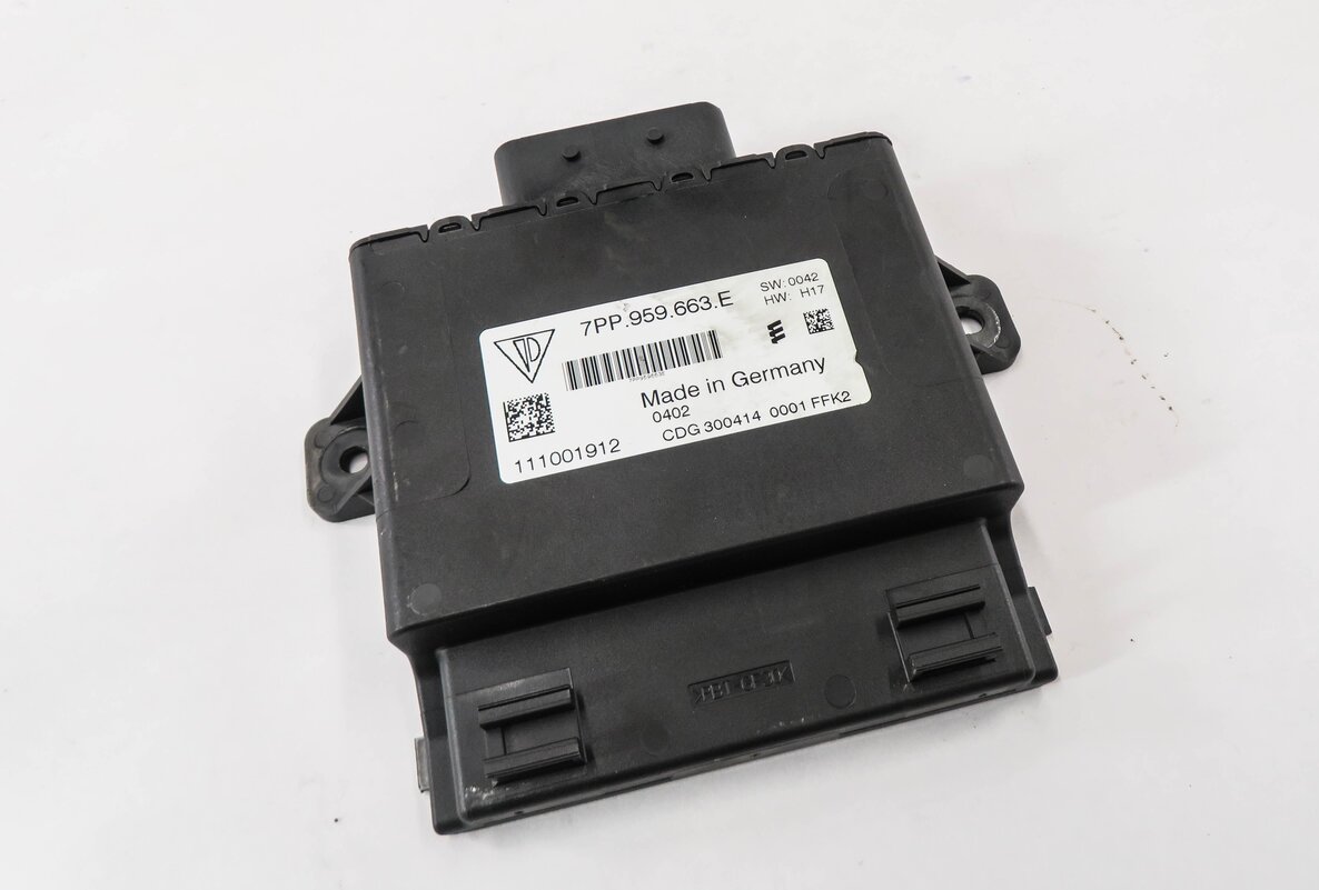 2014 PORSCHE CAYENNE (958) VOLTAGE CONVERTER CONTROL MODULE