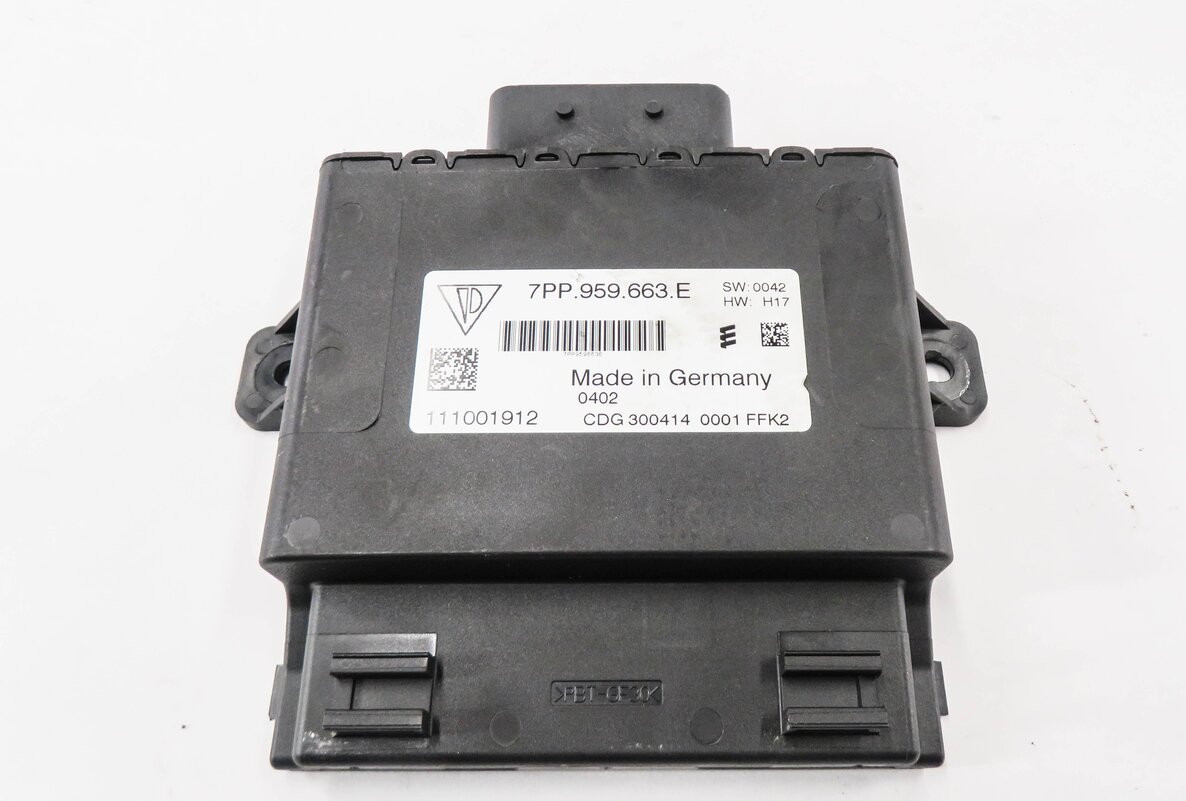 Thumbnail 2: 2014 PORSCHE CAYENNE (958) VOLTAGE CONVERTER CONTROL MODULE