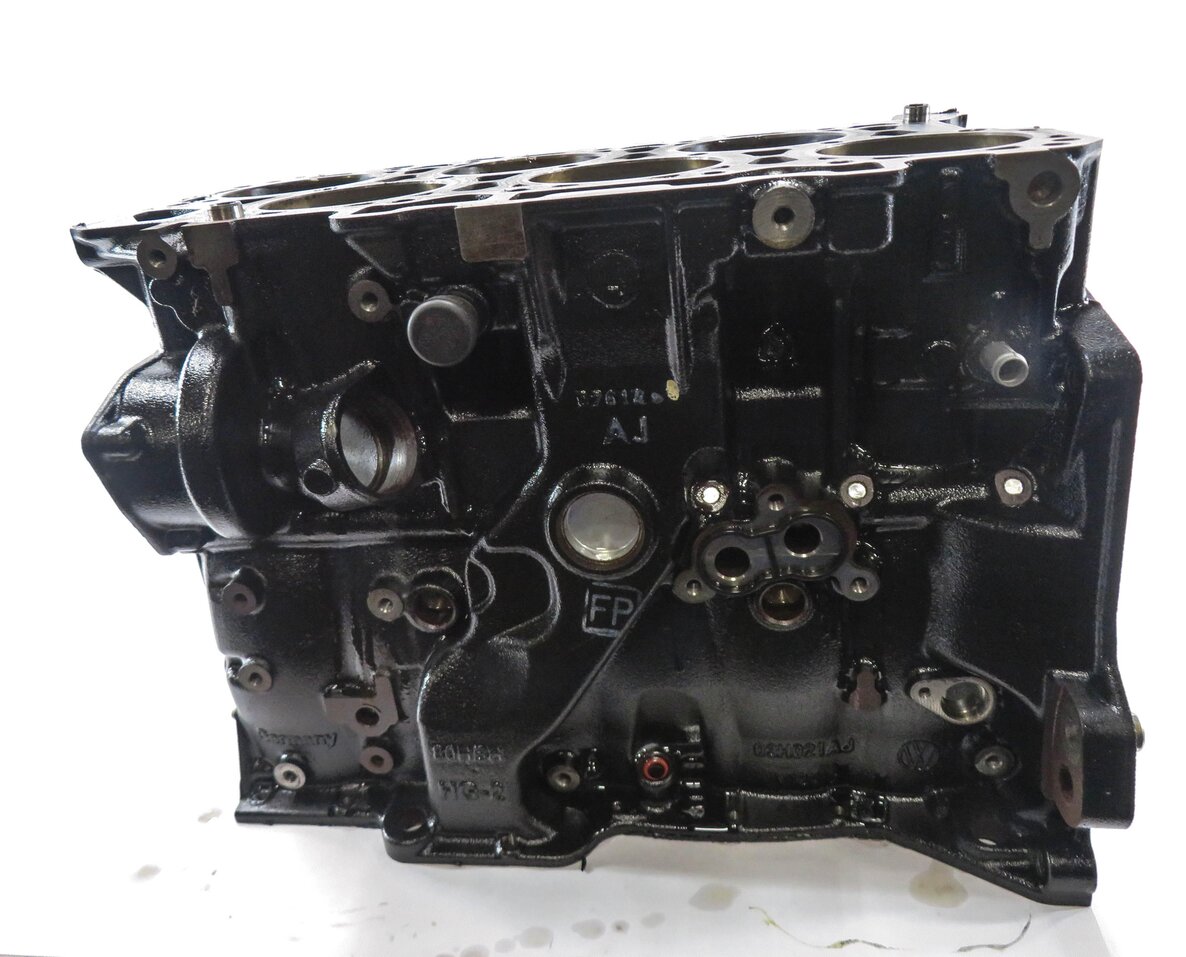 Thumbnail 6: 2013-2014 PORSCHE CAYENNE (958) 3.6L M55.02 VR6 ENGINE - CYLINDER BLOCK (BARE)