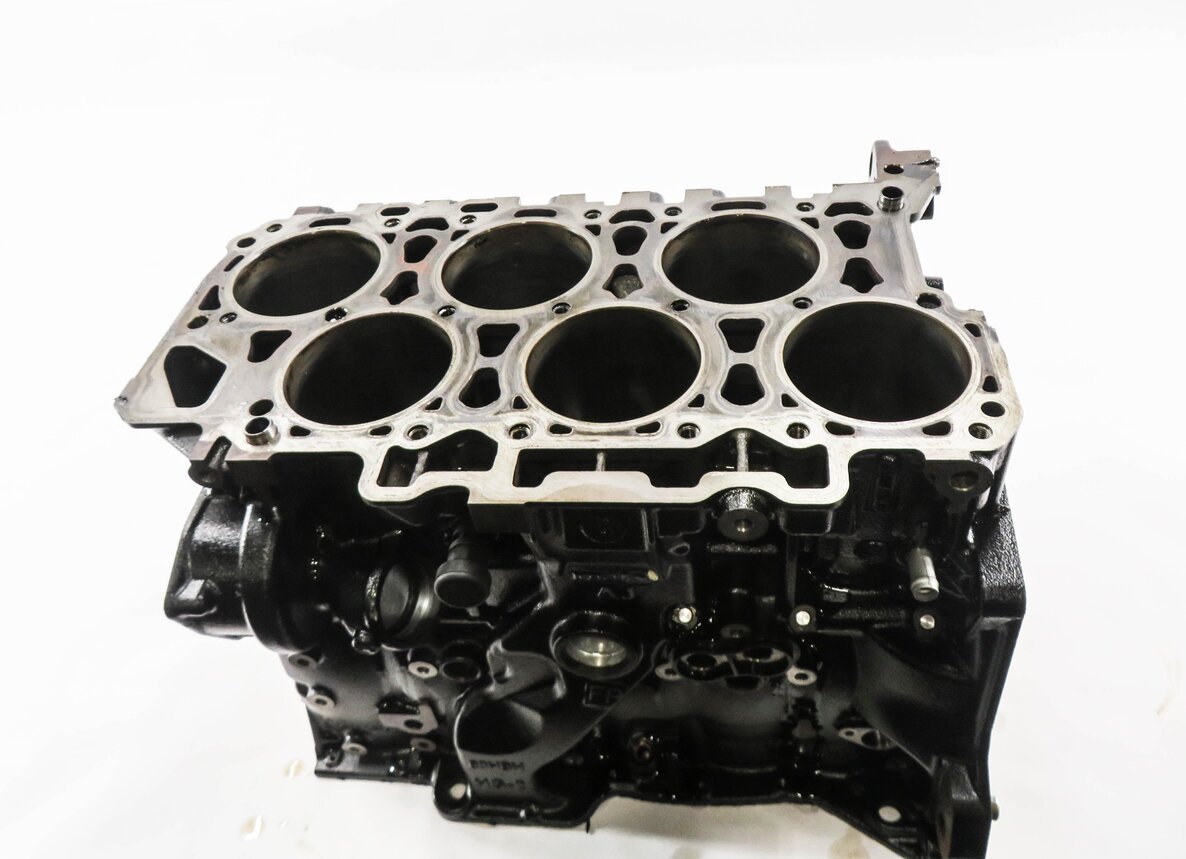Thumbnail 7: 2013-2014 PORSCHE CAYENNE (958) 3.6L M55.02 VR6 ENGINE - CYLINDER BLOCK (BARE)