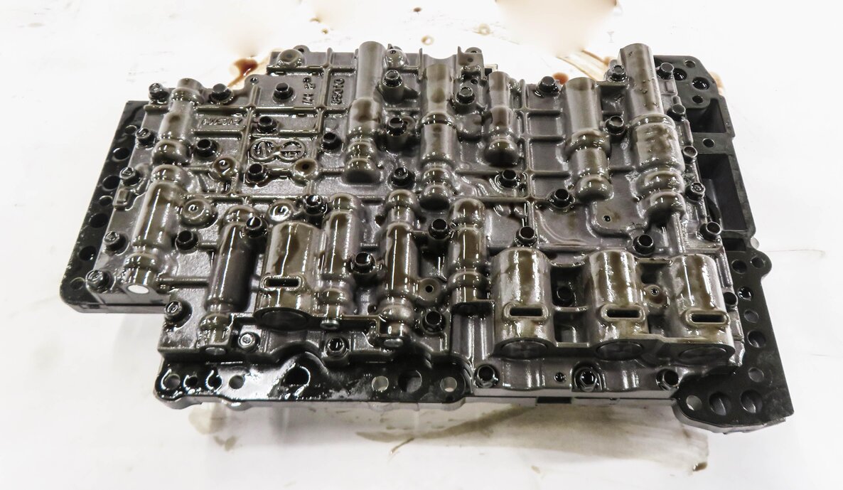 Thumbnail 5: 2011-2018 PORSCHE CAYENNE (958) S / GTS / BASE - TRANSMISSION VALVE BODY