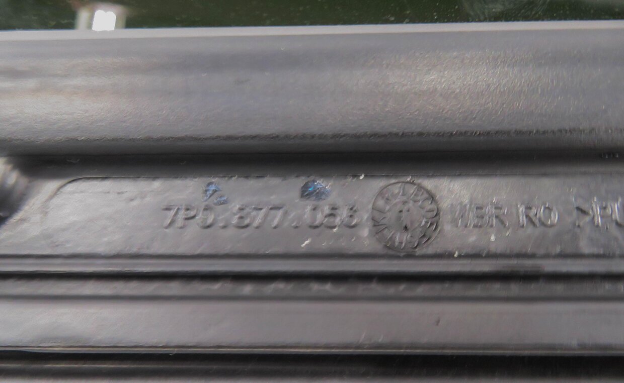Thumbnail 4: 2011-2018 PORSCHE CAYENNE (958) REAR - PANORAMIC SUNROOF SUN ROOF GLASS WINDOW