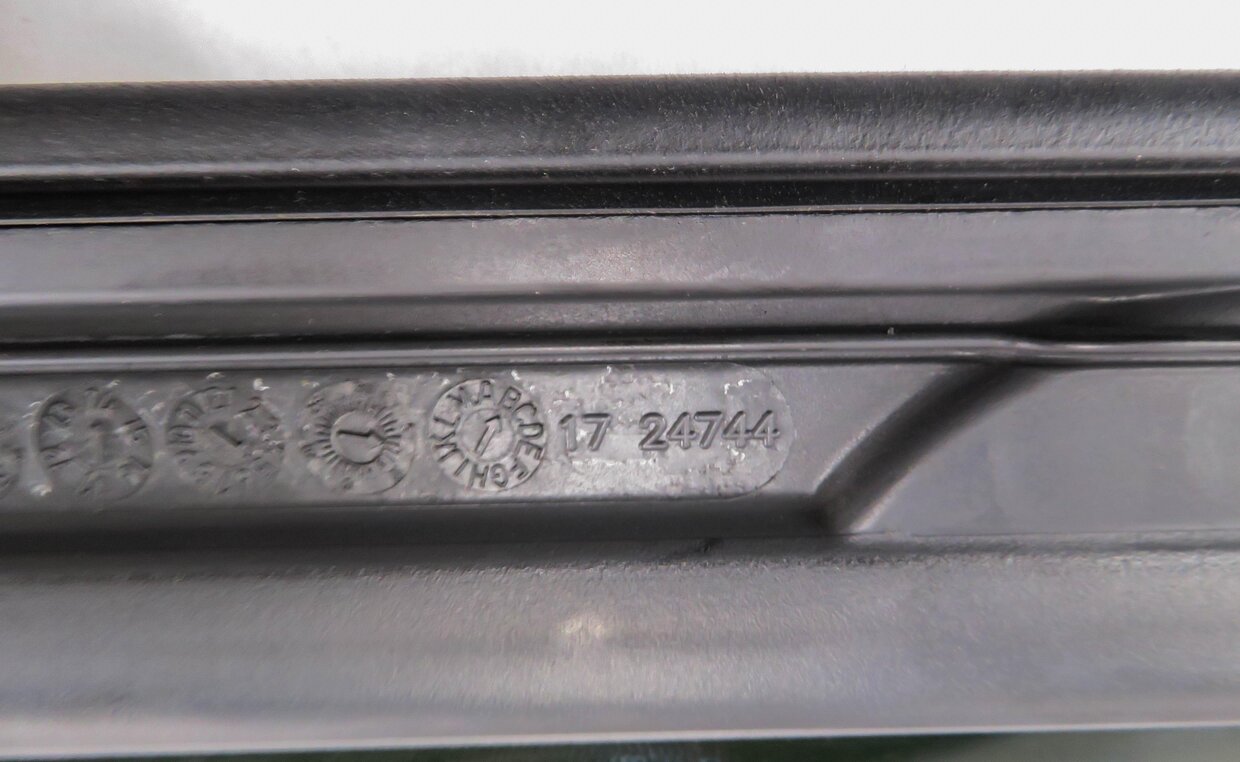 Thumbnail 5: 2011-2018 PORSCHE CAYENNE (958) REAR - PANORAMIC SUNROOF SUN ROOF GLASS WINDOW