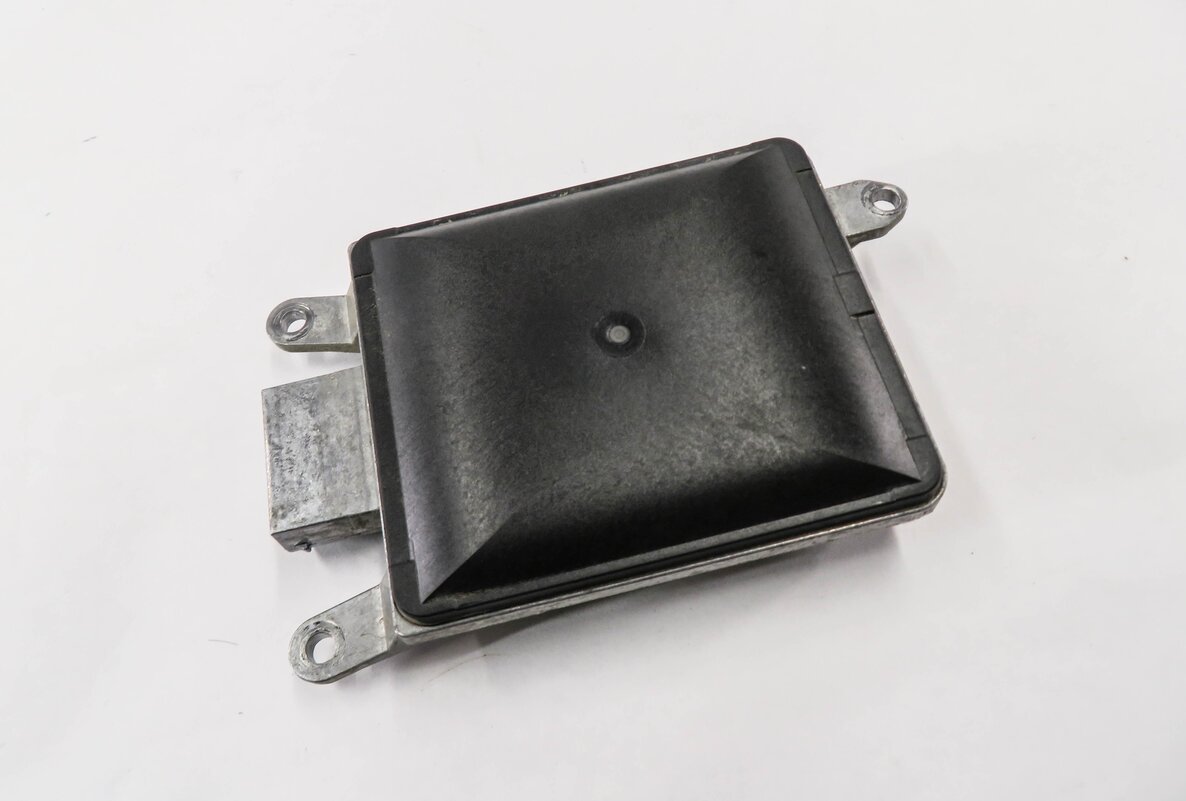 2011-2016 PORSCHE CAYENNE (958) RIGHT PASSENGER REAR BLIND SPOT RADAR MODULE