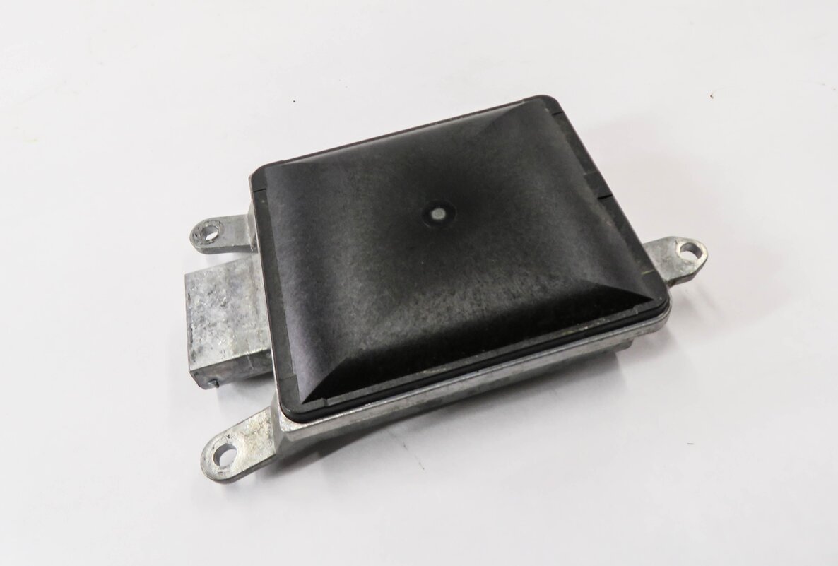 2011-2016 PORSCHE CAYENNE (958) LEFT DRIVER REAR BLIND SPOT RADAR MODULE