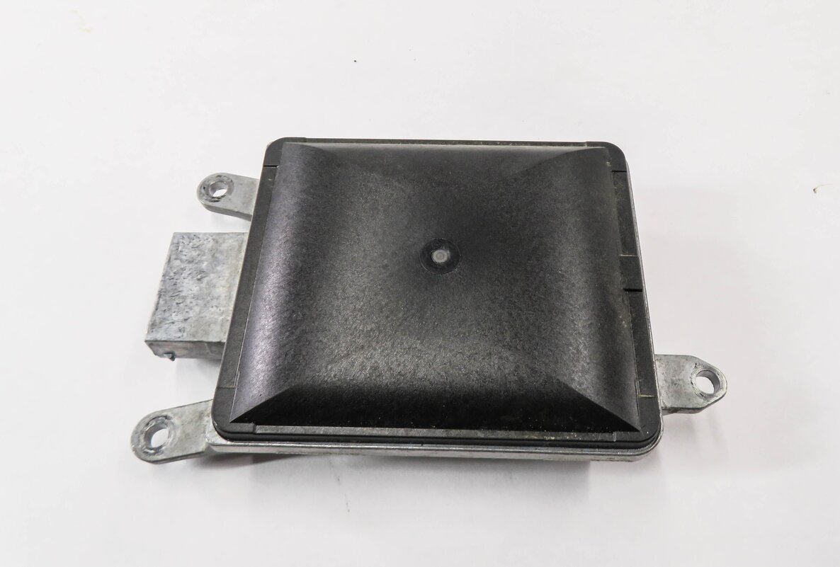 Thumbnail 2: 2011-2016 PORSCHE CAYENNE (958) LEFT DRIVER REAR BLIND SPOT RADAR MODULE