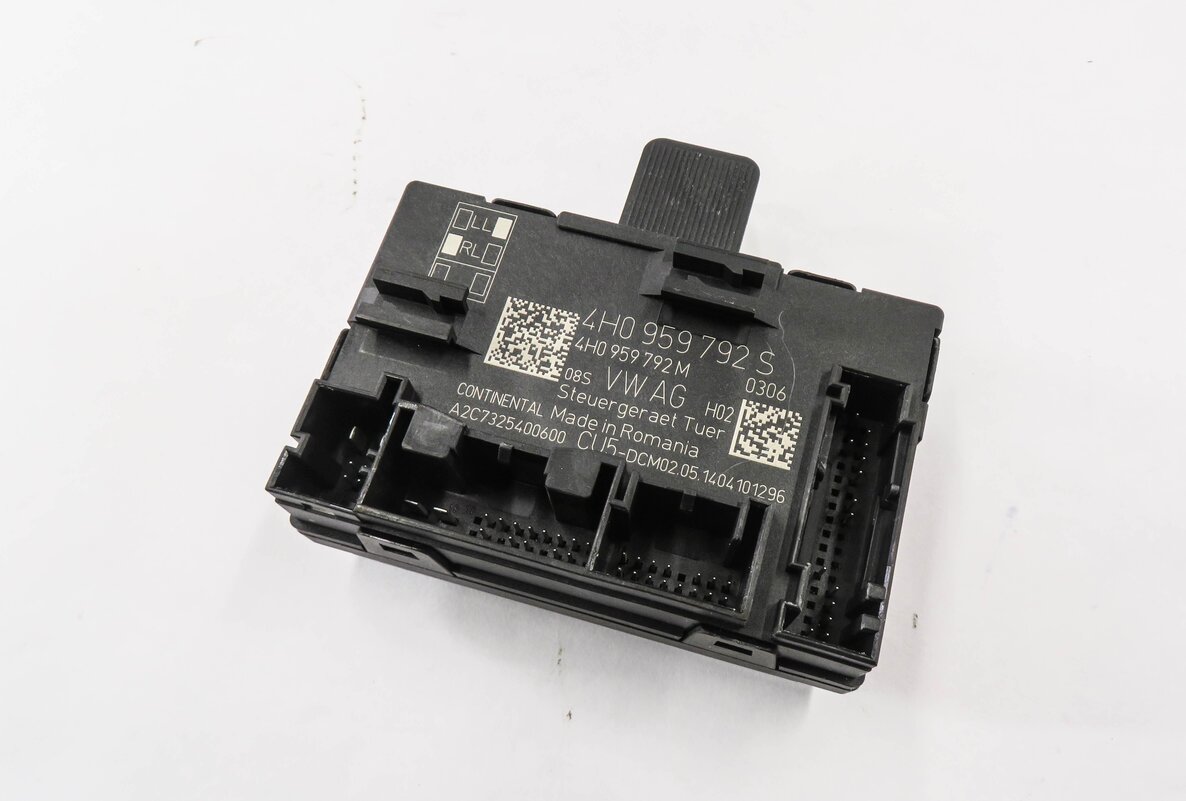 2014 PORSCHE CAYENNE (958) RIGHT FRONT PASSENGER DOOR CONTROL MODULE