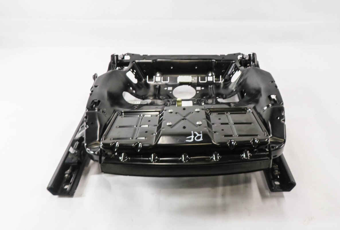 Thumbnail 2: 2014 PORSCHE CAYENNE (958) RIGHT FRONT PASSENGER SEAT TRACK w/ MOTORS