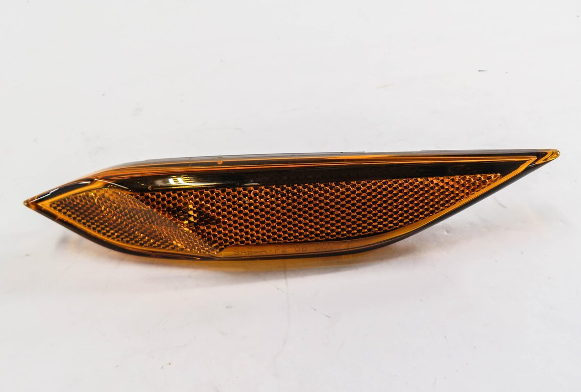 Thumbnail 2: 2014 PORSCHE CAYENNE (958) RIGHT FRONT PASSENGER TURN SIGNAL MARKER LIGHT LAMP