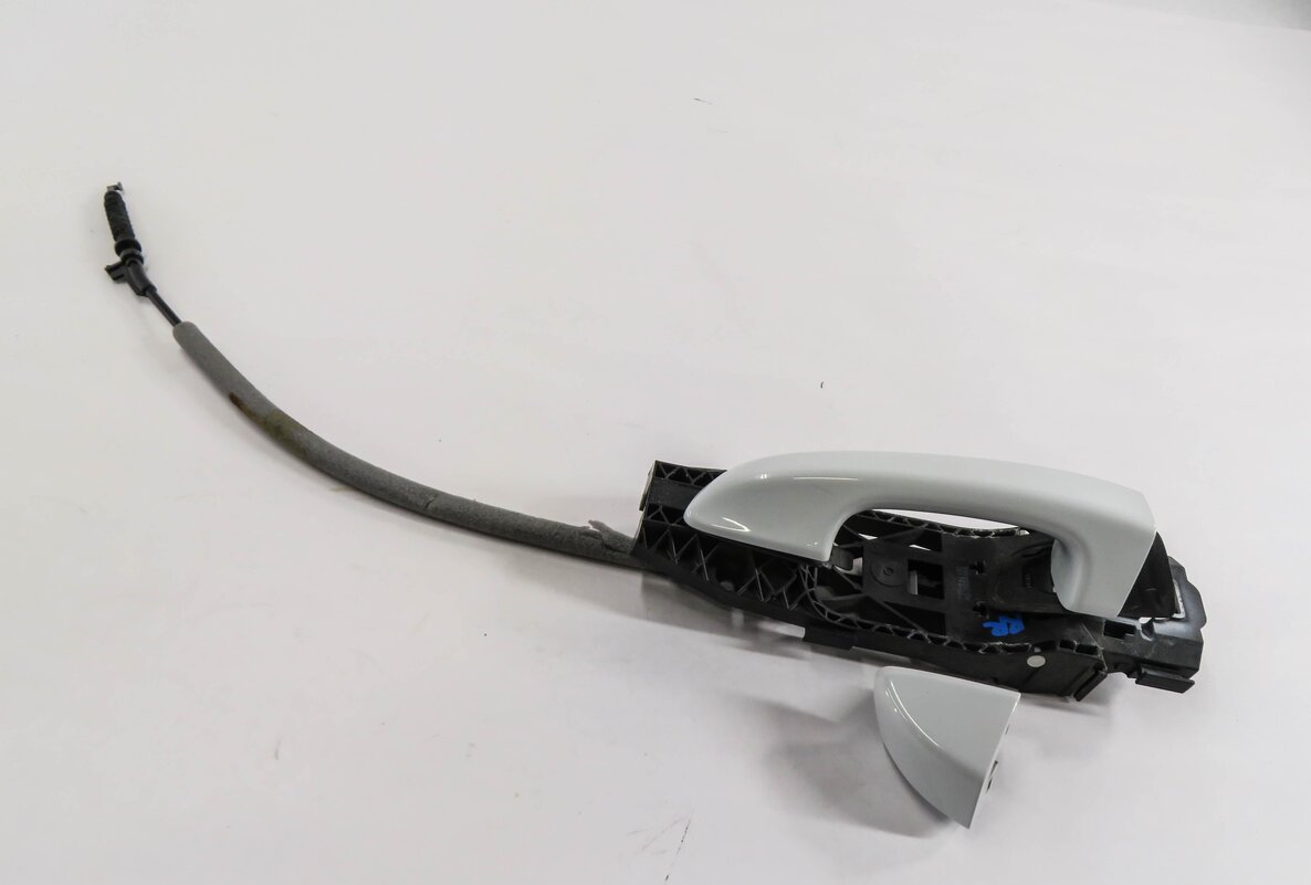 2011-2018 PORSCHE CAYENNE (958) RIGHT REAR EXTERIOR DOOR HANDLE (CARRARA WHITE)