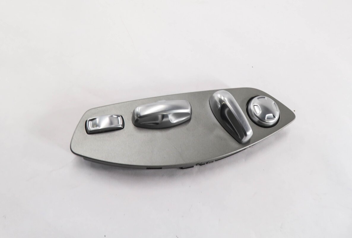 Thumbnail 2: 2014 PORSCHE CAYENNE (958) RIGHT FRONT PASSENGER SEAT ADJUSTMENT SWITCH BUTTON