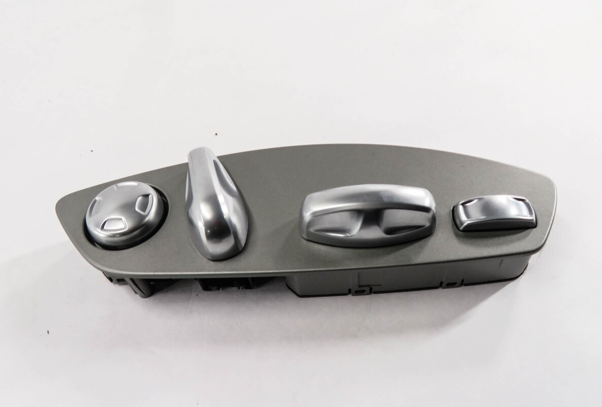 Thumbnail 3: 2014 PORSCHE CAYENNE (958) RIGHT FRONT PASSENGER SEAT ADJUSTMENT SWITCH BUTTON