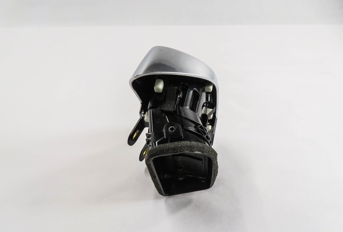 Thumbnail 3: 2014 PORSCHE CAYENNE (958) RIGHT FRONT PASSENGER OUTER DASH HEATER A/C AIR VENT
