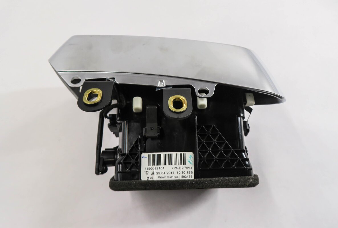 Thumbnail 4: 2014 PORSCHE CAYENNE (958) RIGHT FRONT PASSENGER OUTER DASH HEATER A/C AIR VENT