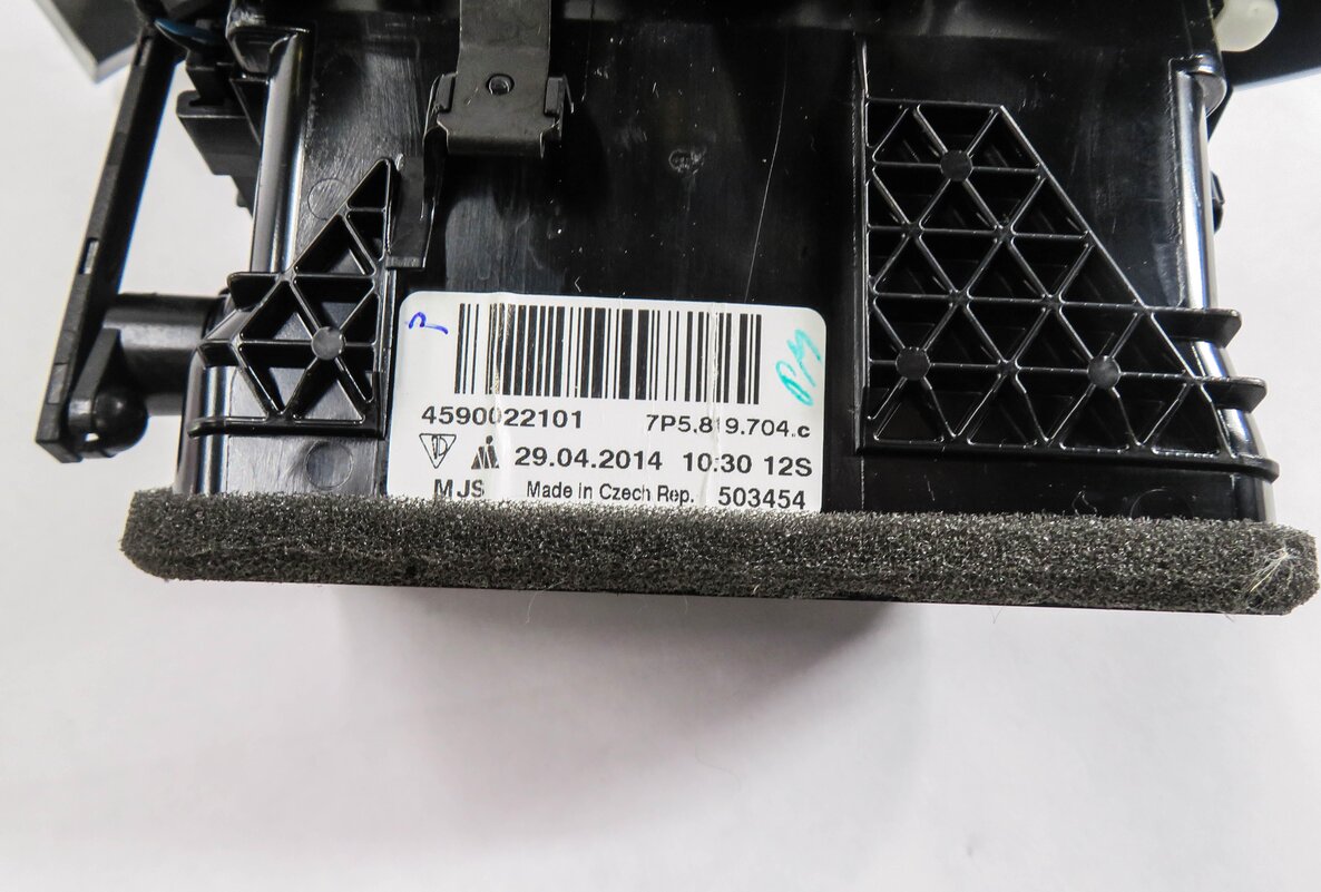 Thumbnail 5: 2014 PORSCHE CAYENNE (958) RIGHT FRONT PASSENGER OUTER DASH HEATER A/C AIR VENT
