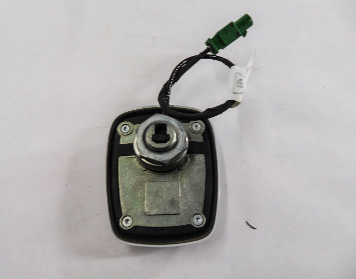 Thumbnail 4: 2010-2018 PORSCHE CAYENNE PANAMERA (958 970 G1) RADIO STEREO ANTENNA (WHITE 2Y)